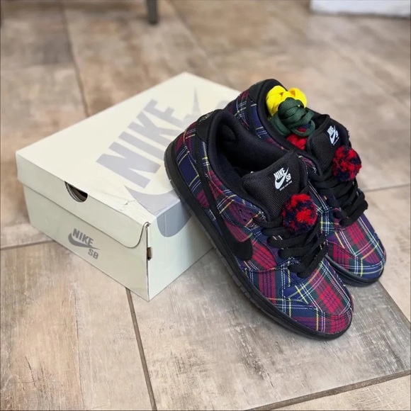 Nike Shoes - 🖤❤️ Nike Dunk Low SB Nardwuar Tartan 💼